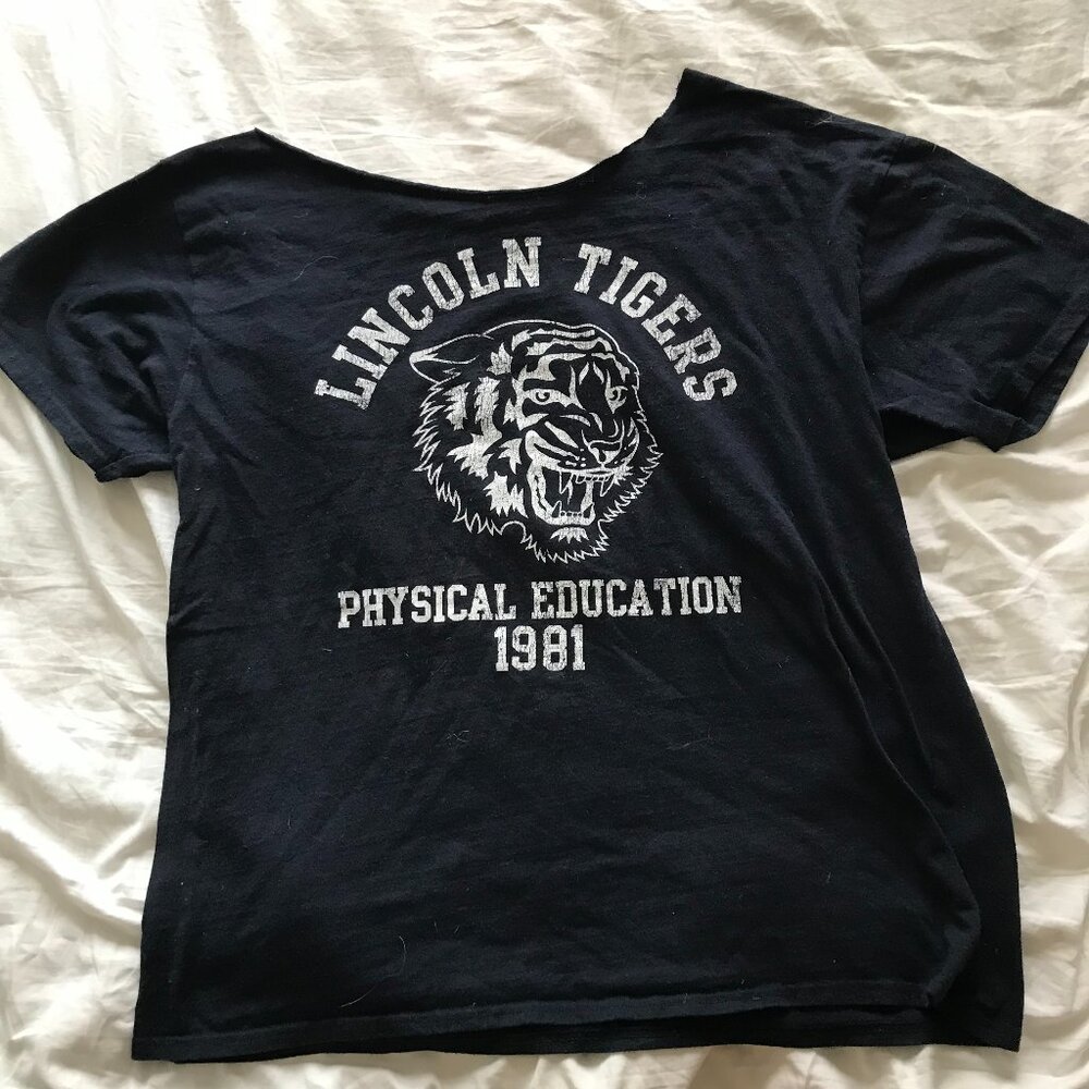 vintage off the shoulder Tshirt